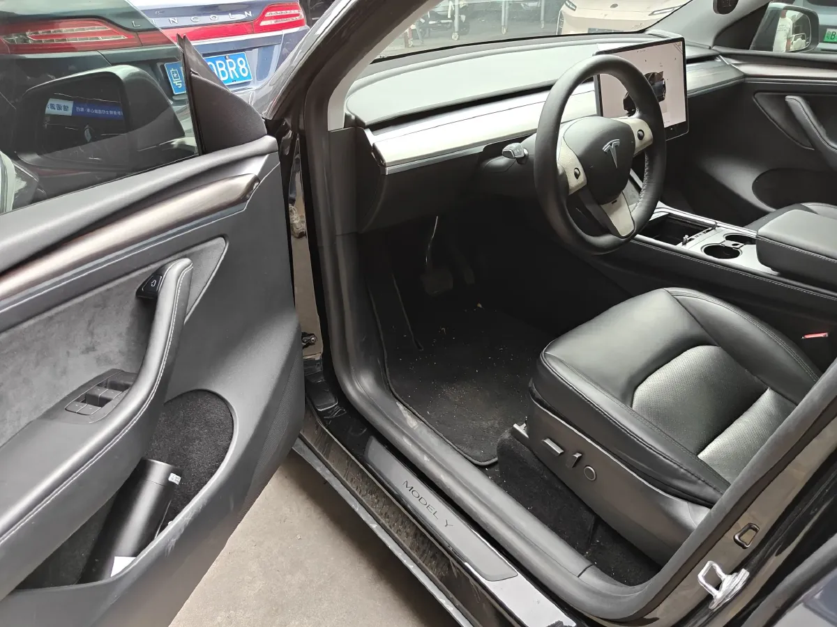 2022 Tesla Model Y BEV 60KWH,autocango,china used car exporter,china ev exporter,chinese used car exporter,chinese used ev exporter