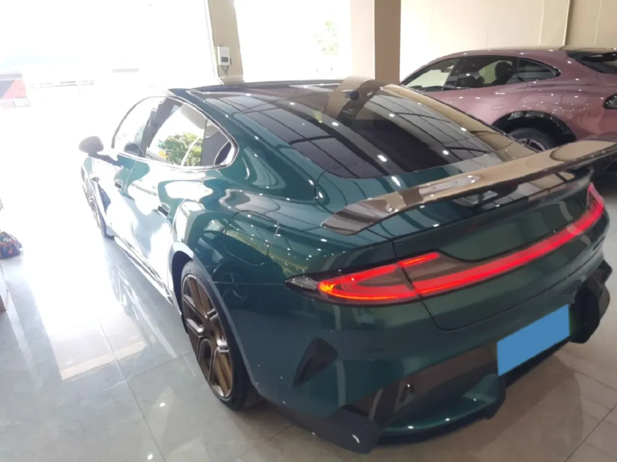 2025 MI SU7 Ultra BEV 93.7KWH,autocango,china used car exporter,china ev exporter,chinese used car exporter,chinese used ev exporter