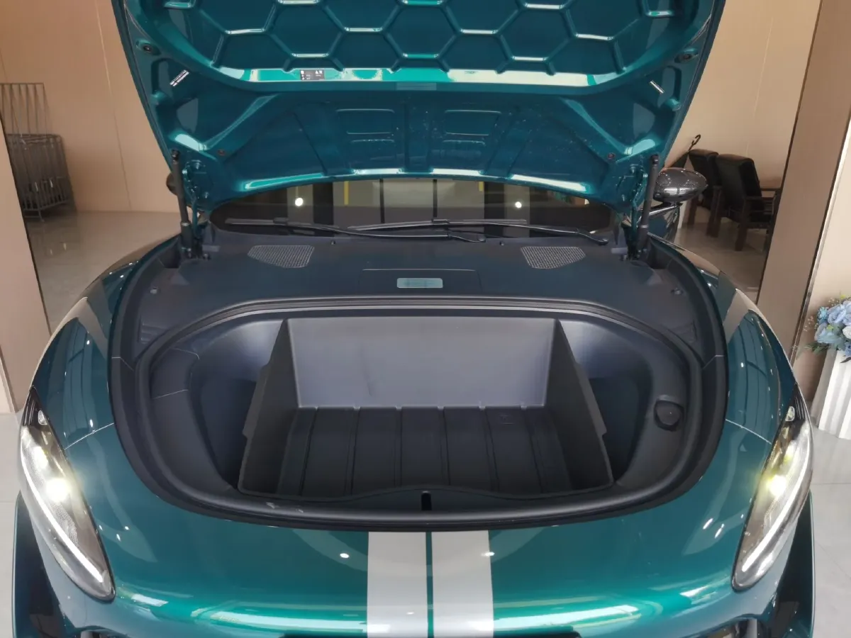 2025 MI SU7 Ultra BEV 93.7KWH,autocango,china used car exporter,china ev exporter,chinese used car exporter,chinese used ev exporter