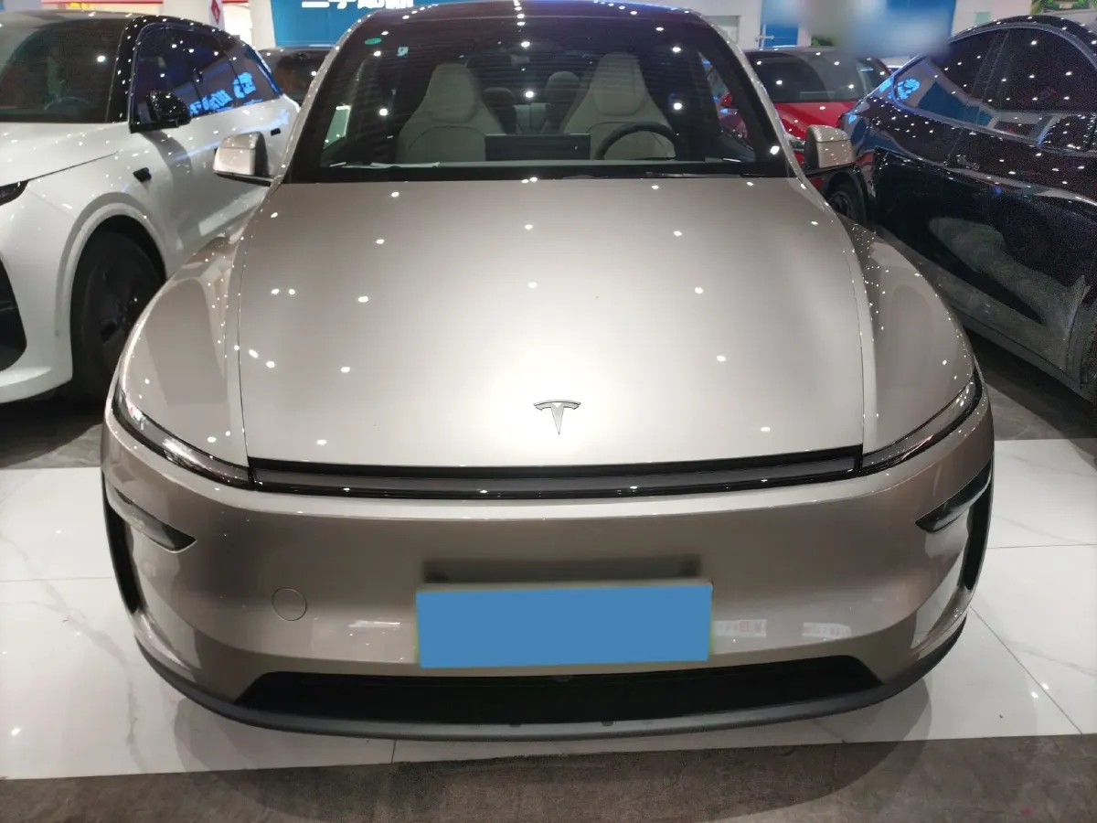 2025 Tesla Model Y L BEV,autocango,china used car exporter,china ev exporter,chinese used car exporter,chinese used ev exporter
