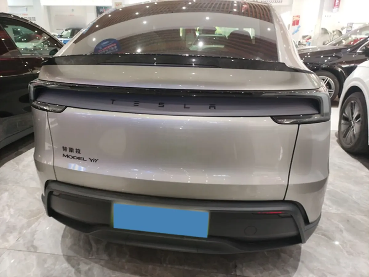 2025 Tesla Model Y L BEV,autocango,china used car exporter,china ev exporter,chinese used car exporter,chinese used ev exporter