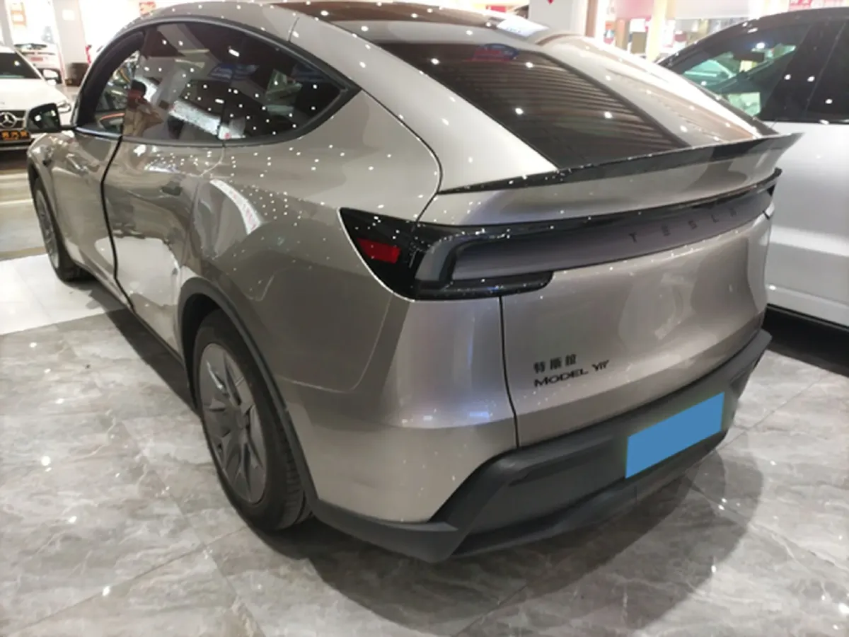 2025 Tesla Model Y L BEV,autocango,china used car exporter,china ev exporter,chinese used car exporter,chinese used ev exporter