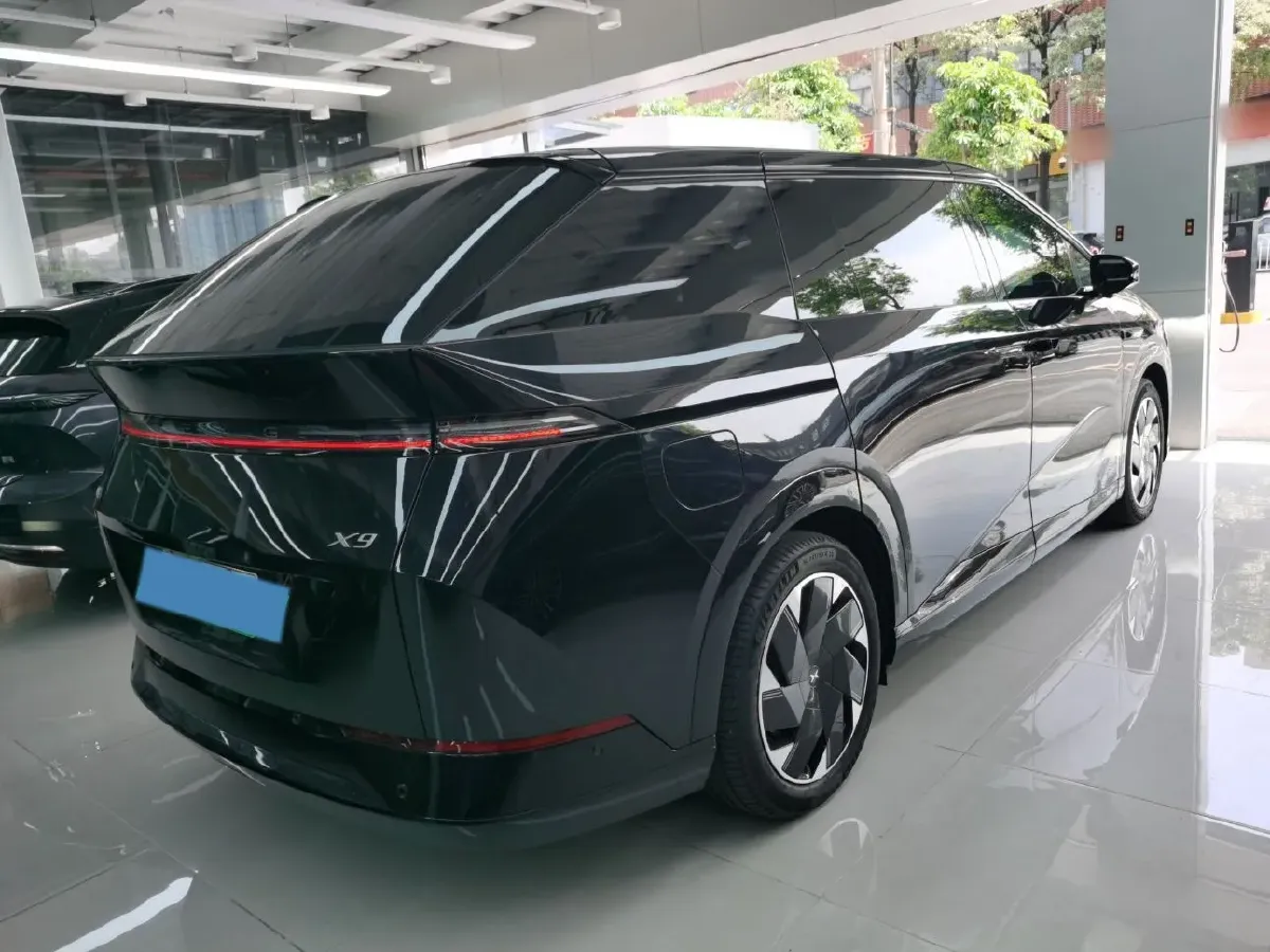 2024 Xpeng X9 BEV 101.5KWH,autocango,china used car exporter,china ev exporter,chinese used car exporter,chinese used ev exporter