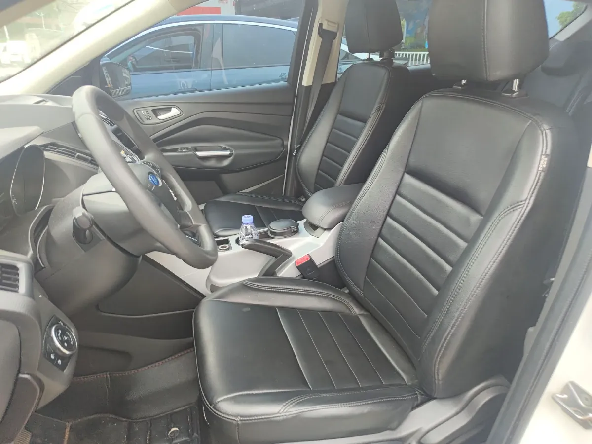 2015 Ford Kuga 1.5T 181HP L4 6AT,autocango,china used car exporter,china ev exporter,chinese used car exporter,chinese used ev exporter