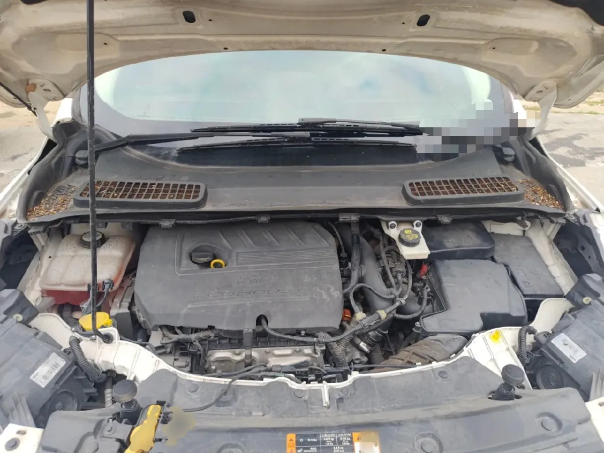 2015 Ford Kuga 1.5T 181HP L4 6AT,autocango,china used car exporter,china ev exporter,chinese used car exporter,chinese used ev exporter