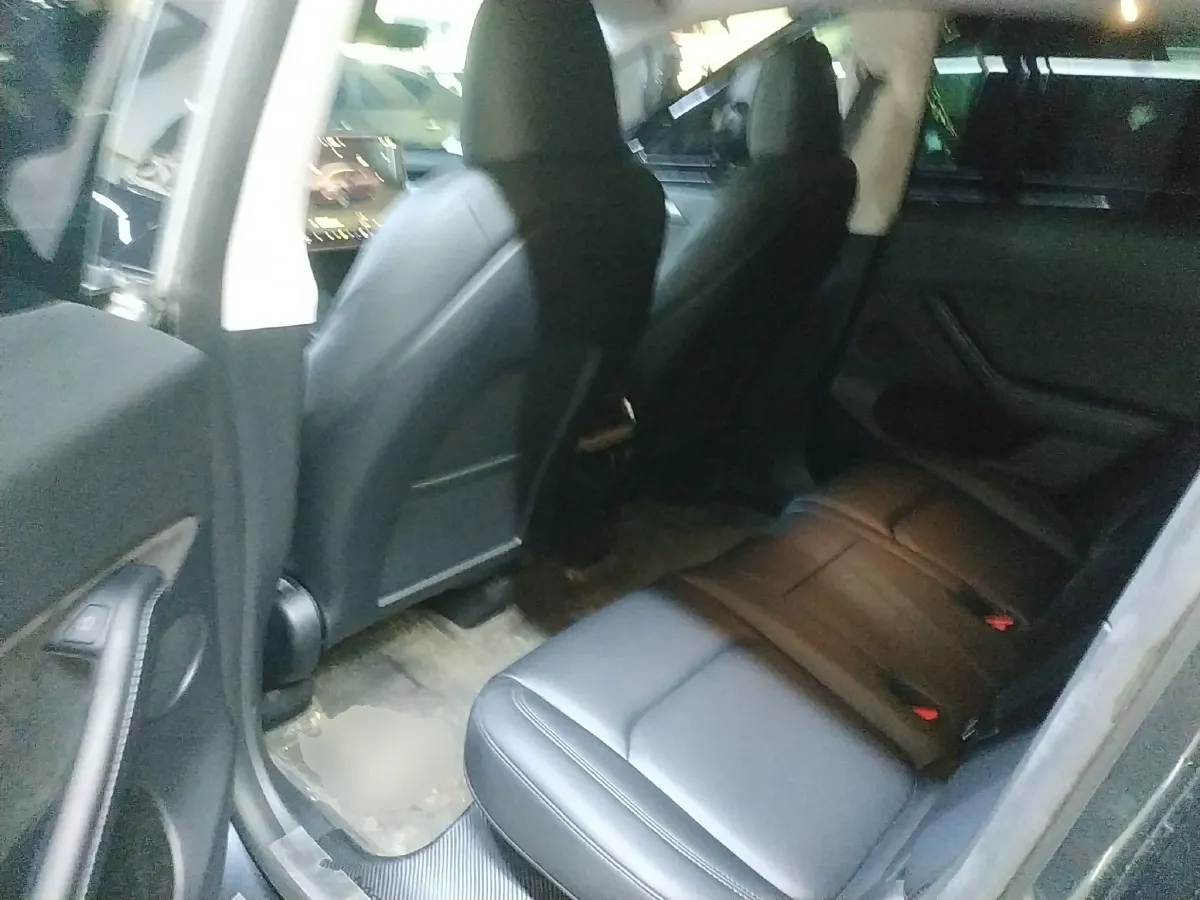 2024 Tesla Model Y BEV 60KWH,autocango,china used car exporter,china ev exporter,chinese used car exporter,chinese used ev exporter