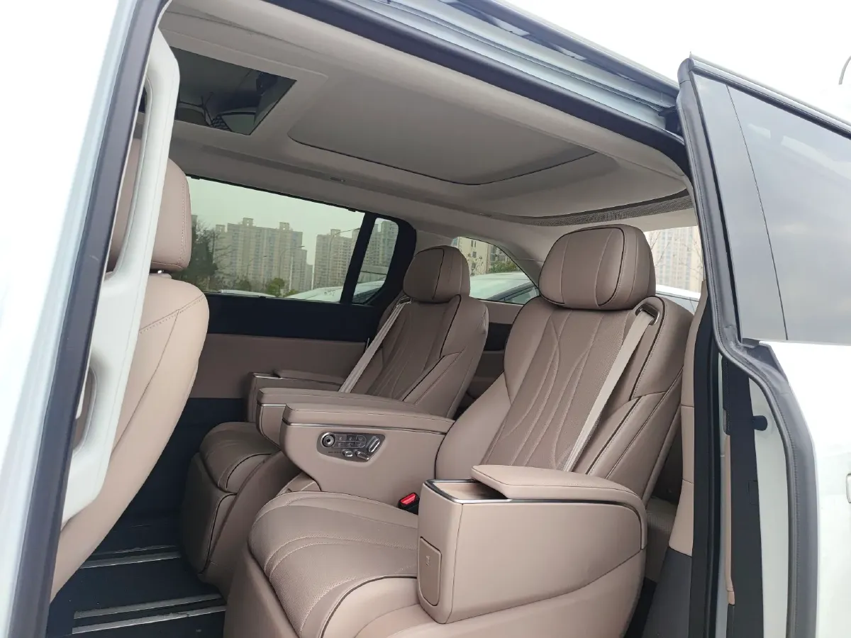 2025 Xpeng X9 BEV,autocango,china used car exporter,china ev exporter,chinese used car exporter,chinese used ev exporter