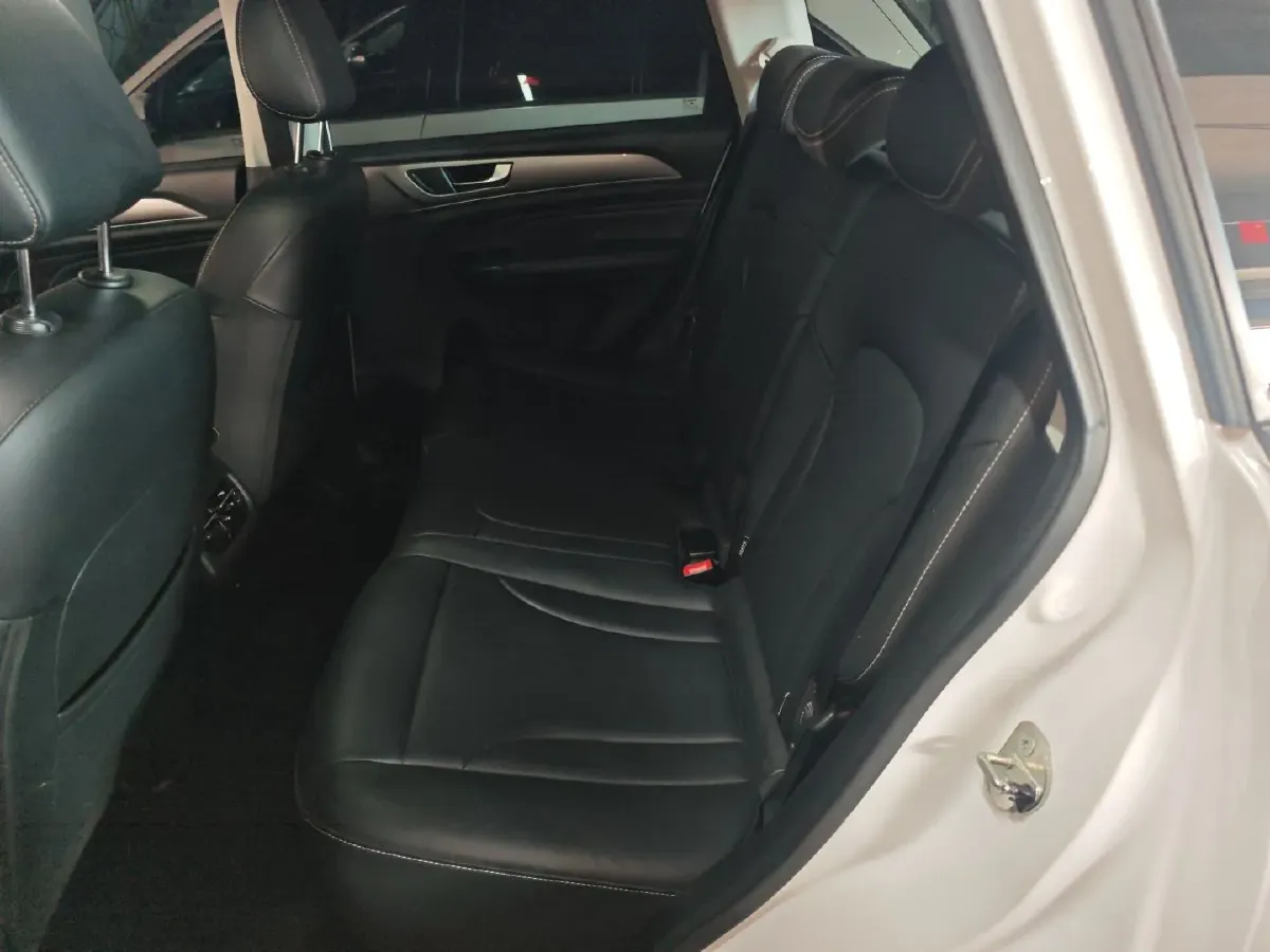 2021 Haval M6 1.5T 150HP L4 7DCT,autocango,china used car exporter,china ev exporter,chinese used car exporter,chinese used ev exporter