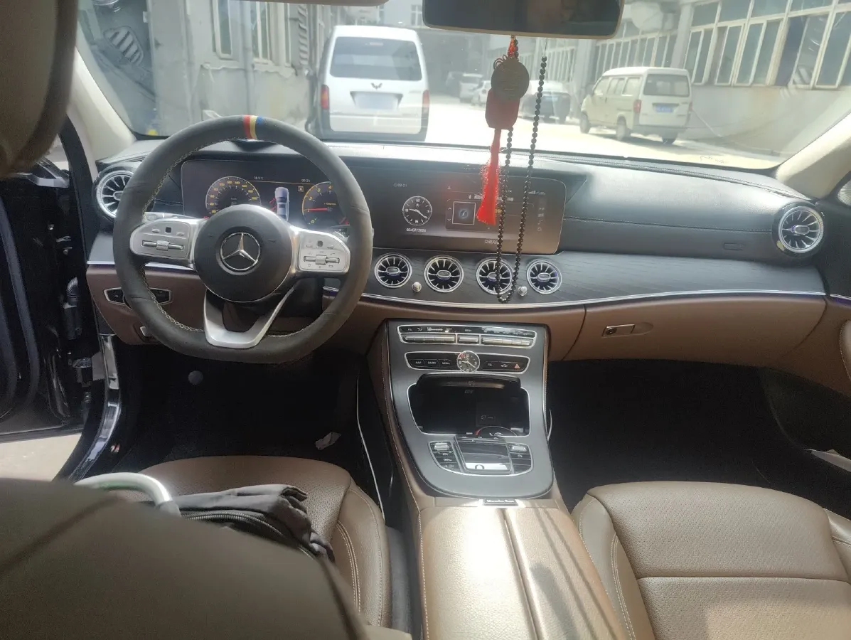 2020 Mercedes-Benz E Class 2.0T 258HP L4 9AT,autocango,china used car exporter,china ev exporter,chinese used car exporter,chinese used ev exporter