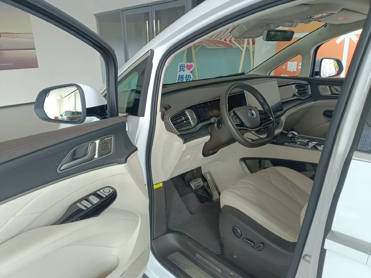 2025 Denza D9 1.5T 156HP L4 E-CVT PHEV 40KWH,autocango,china used car exporter,china ev exporter,chinese used car exporter,chinese used ev exporter