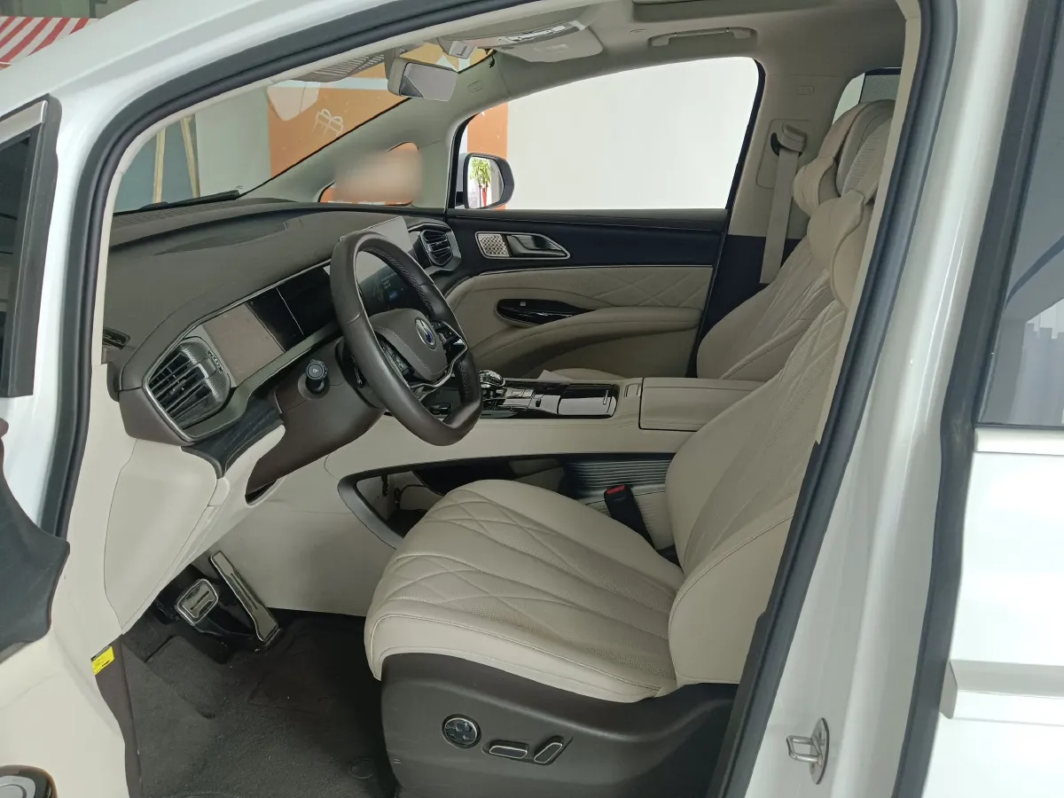 2025 Denza D9 1.5T 156HP L4 E-CVT PHEV 40KWH,autocango,china used car exporter,china ev exporter,chinese used car exporter,chinese used ev exporter