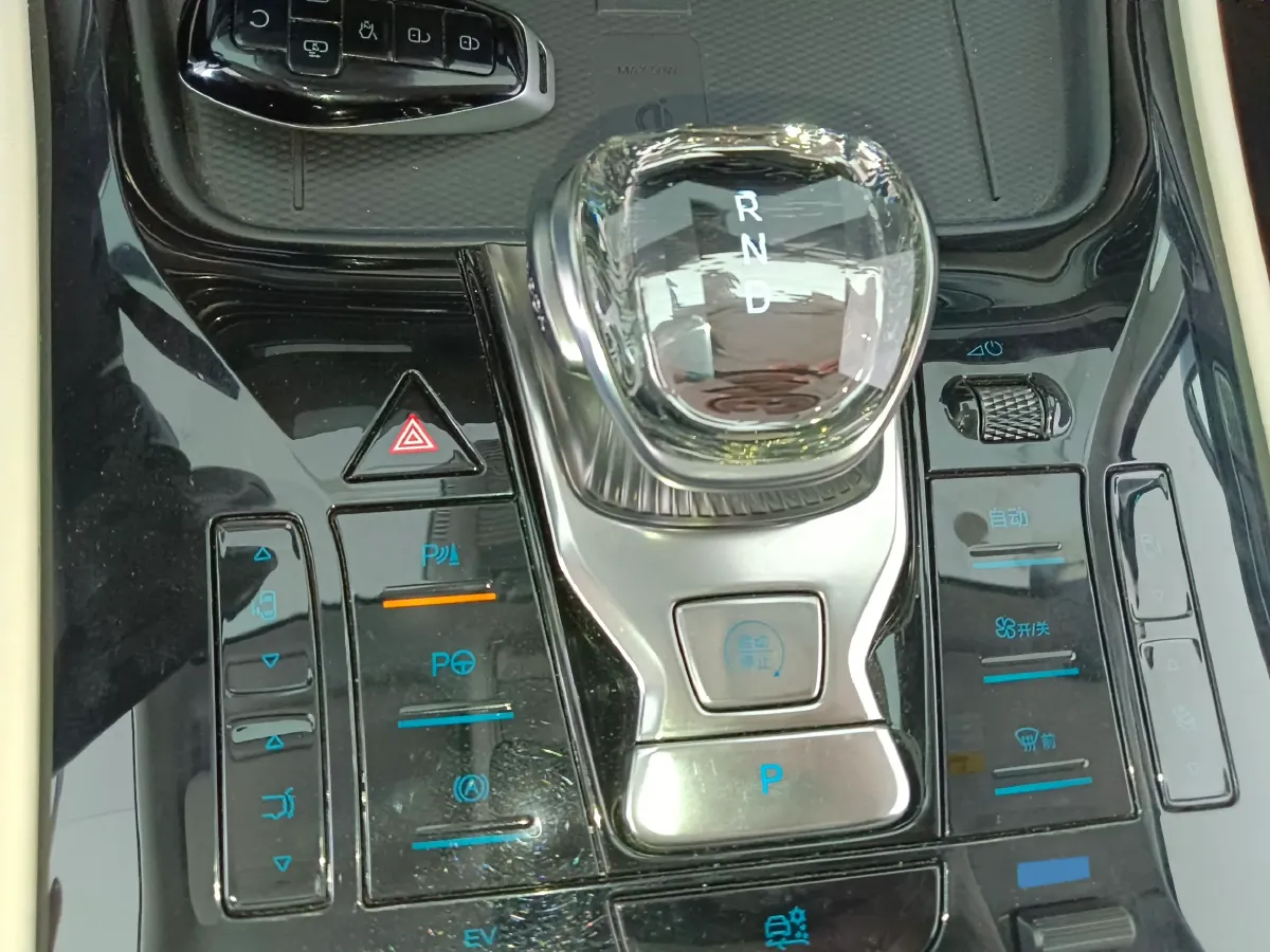 2025 Denza D9 1.5T 156HP L4 E-CVT PHEV 40KWH,autocango,china used car exporter,china ev exporter,chinese used car exporter,chinese used ev exporter