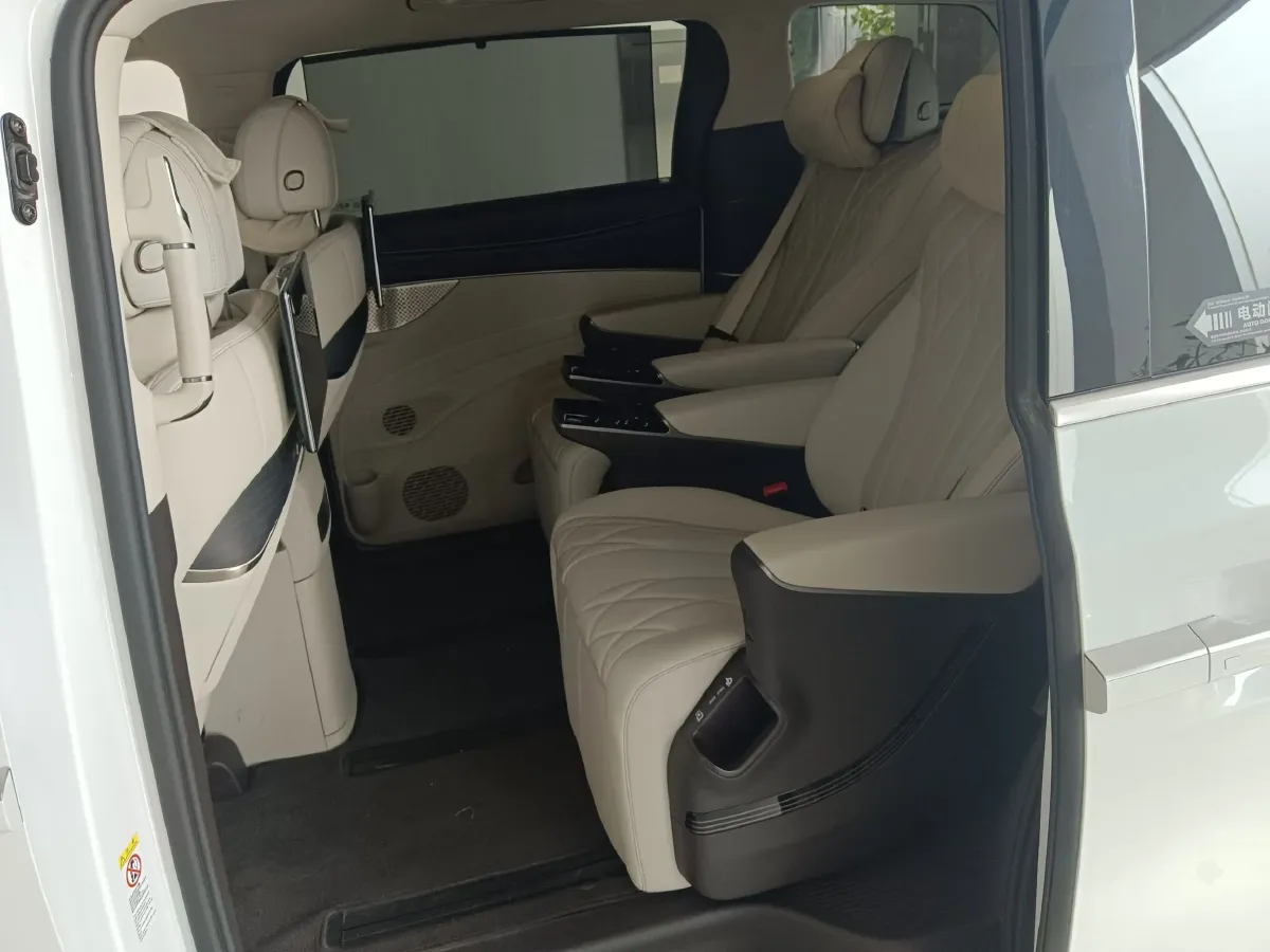 2025 Denza D9 1.5T 156HP L4 E-CVT PHEV 40KWH,autocango,china used car exporter,china ev exporter,chinese used car exporter,chinese used ev exporter
