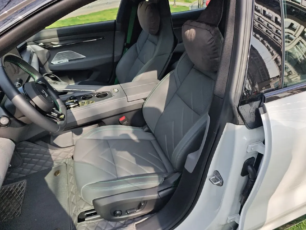 2023 Zeekr 001 BEV 86KWH,autocango,china used car exporter,china ev exporter,chinese used car exporter,chinese used ev exporter