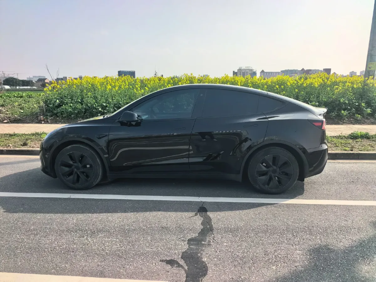2023 Tesla Model Y BEV 60KWH,autocango,china used car exporter,china ev exporter,chinese used car exporter,chinese used ev exporter