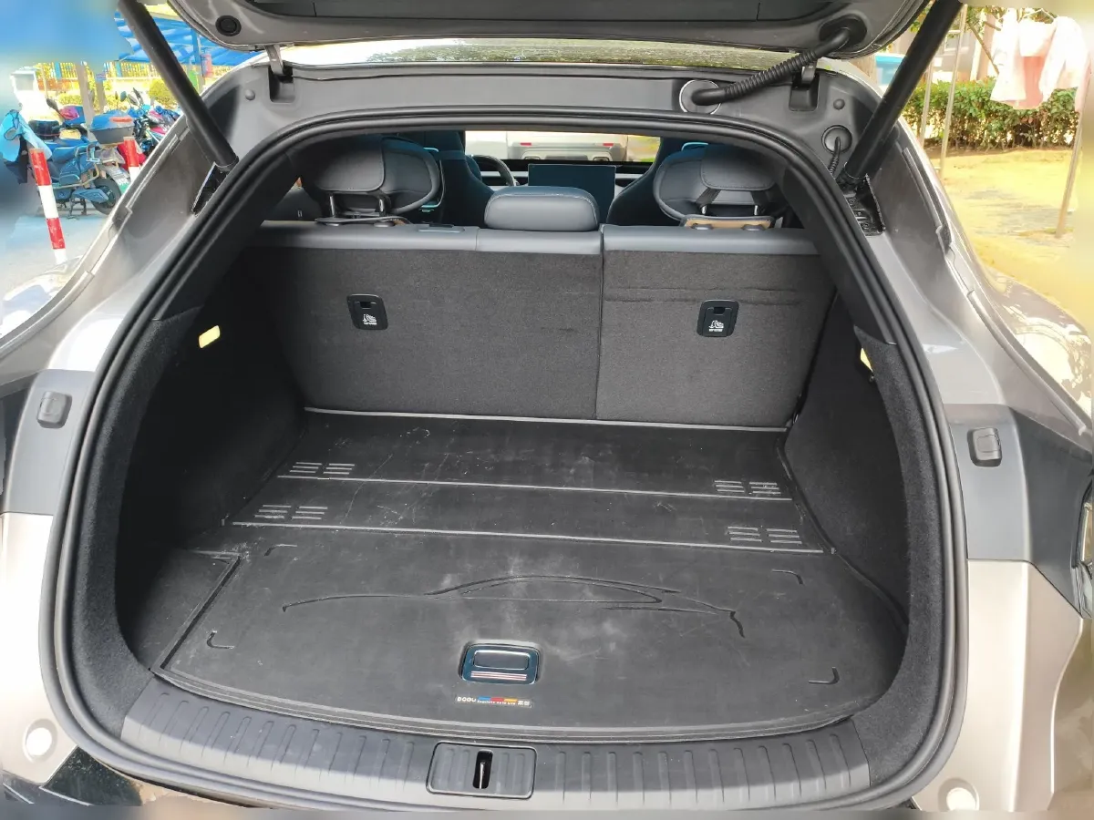 2025 MI YU7 BEV 101.7KWH,autocango,china used car exporter,china ev exporter,chinese used car exporter,chinese used ev exporter