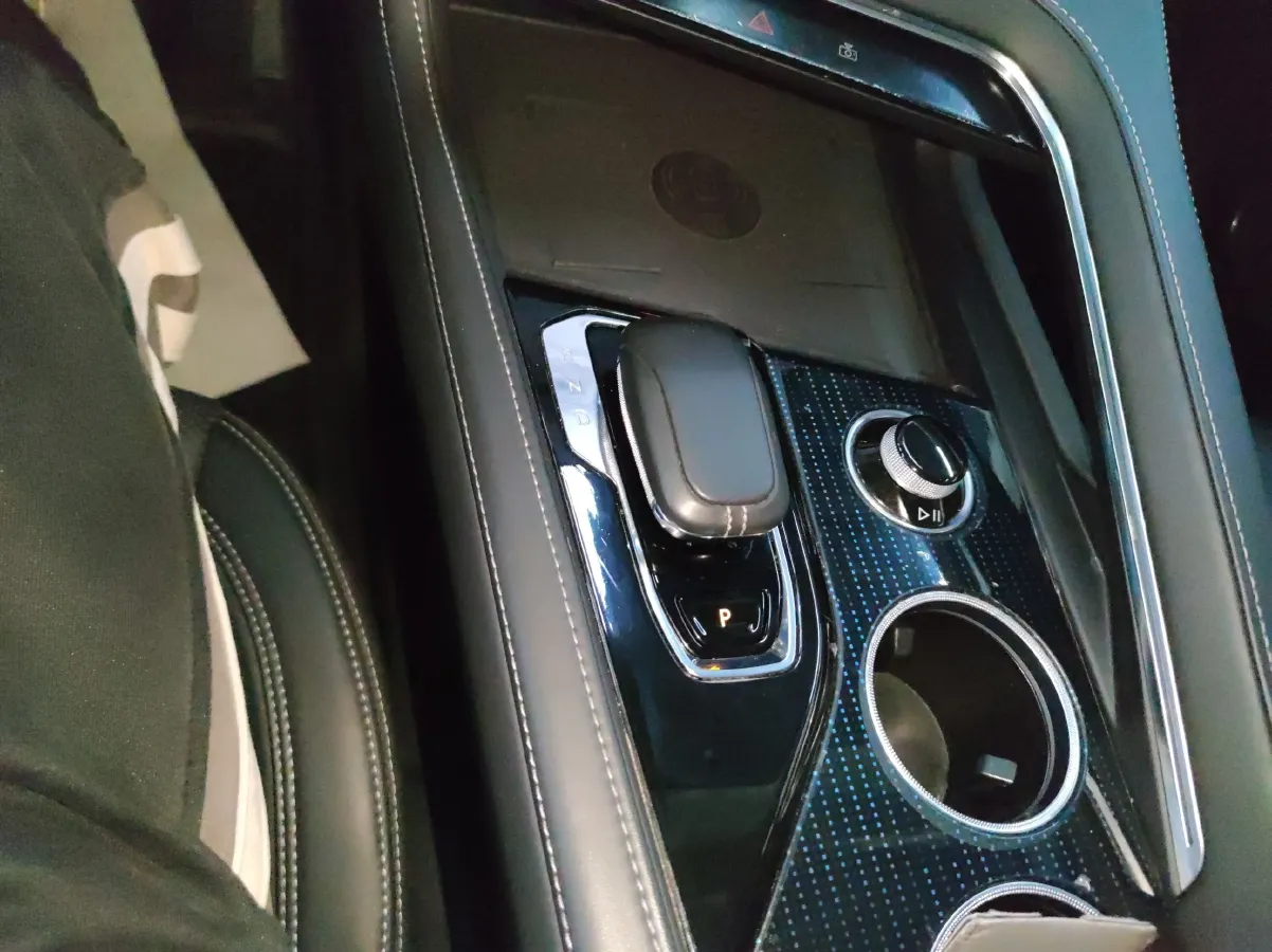 2022 Zeekr 001 BEV 86KWH,autocango,china used car exporter,china ev exporter,chinese used car exporter,chinese used ev exporter