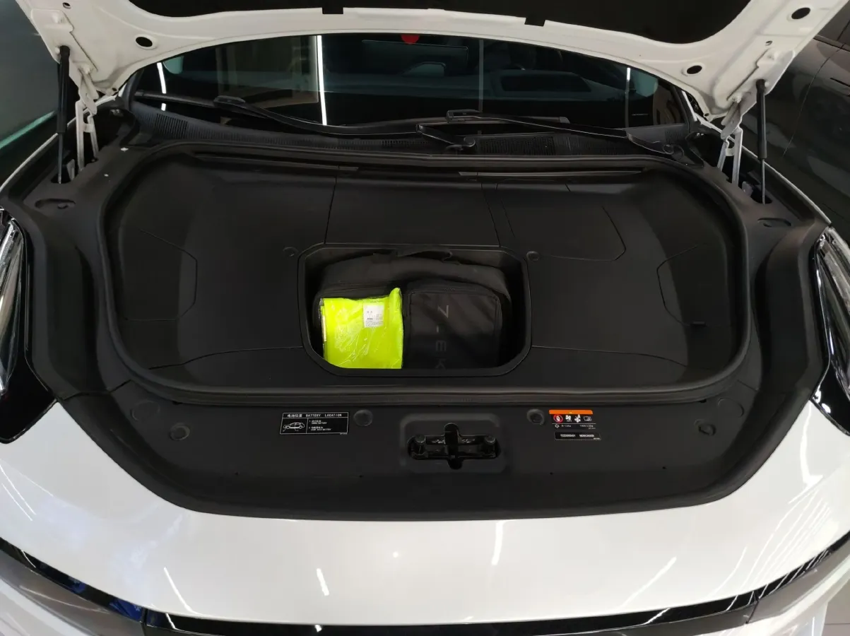 2022 Zeekr 001 BEV 86KWH,autocango,china used car exporter,china ev exporter,chinese used car exporter,chinese used ev exporter