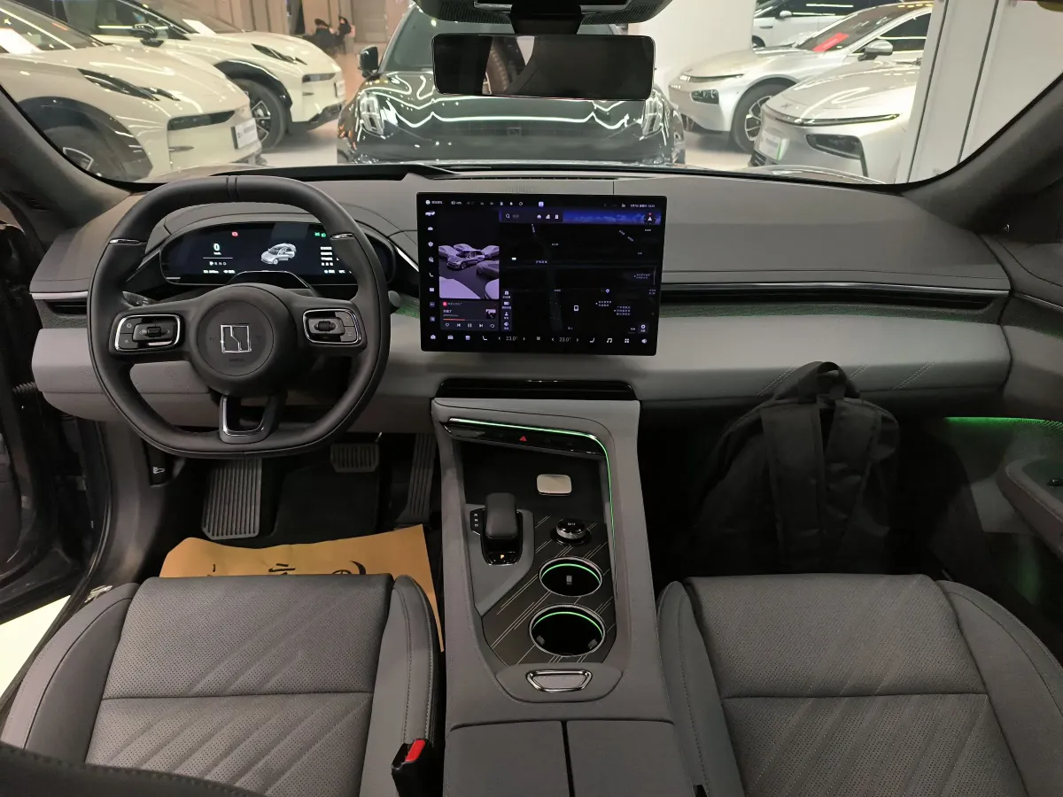 2025 Zeekr 001 BEV 100KWH,autocango,china used car exporter,china ev exporter,chinese used car exporter,chinese used ev exporter