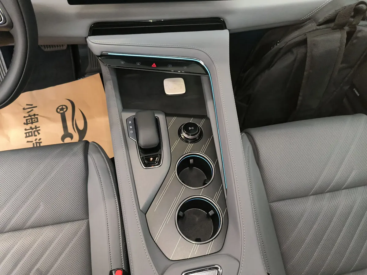 2025 Zeekr 001 BEV 100KWH,autocango,china used car exporter,china ev exporter,chinese used car exporter,chinese used ev exporter