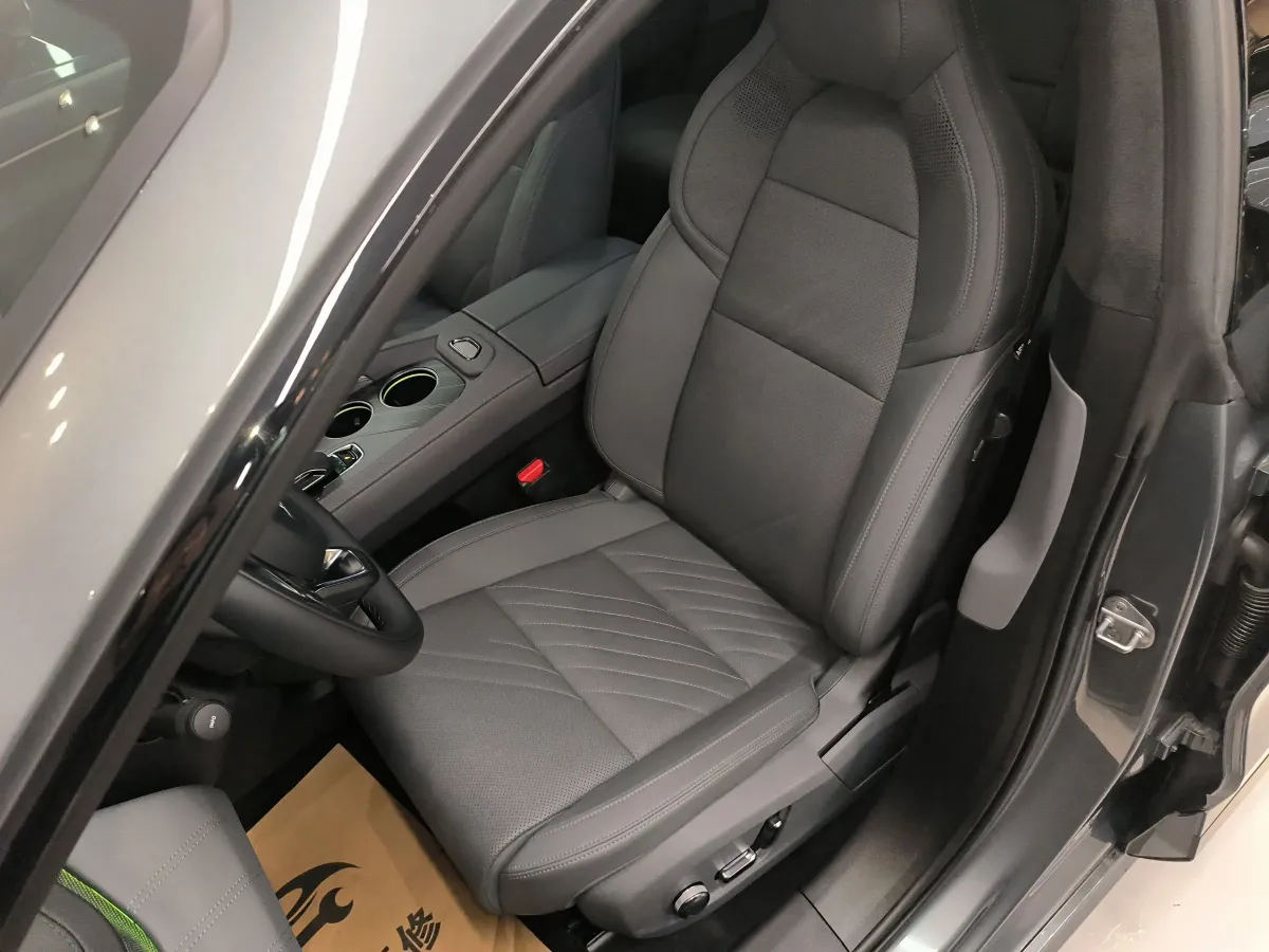 2025 Zeekr 001 BEV 100KWH,autocango,china used car exporter,china ev exporter,chinese used car exporter,chinese used ev exporter