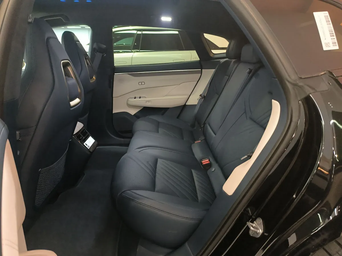 2025 Zeekr 001 BEV 100KWH,autocango,china used car exporter,china ev exporter,chinese used car exporter,chinese used ev exporter