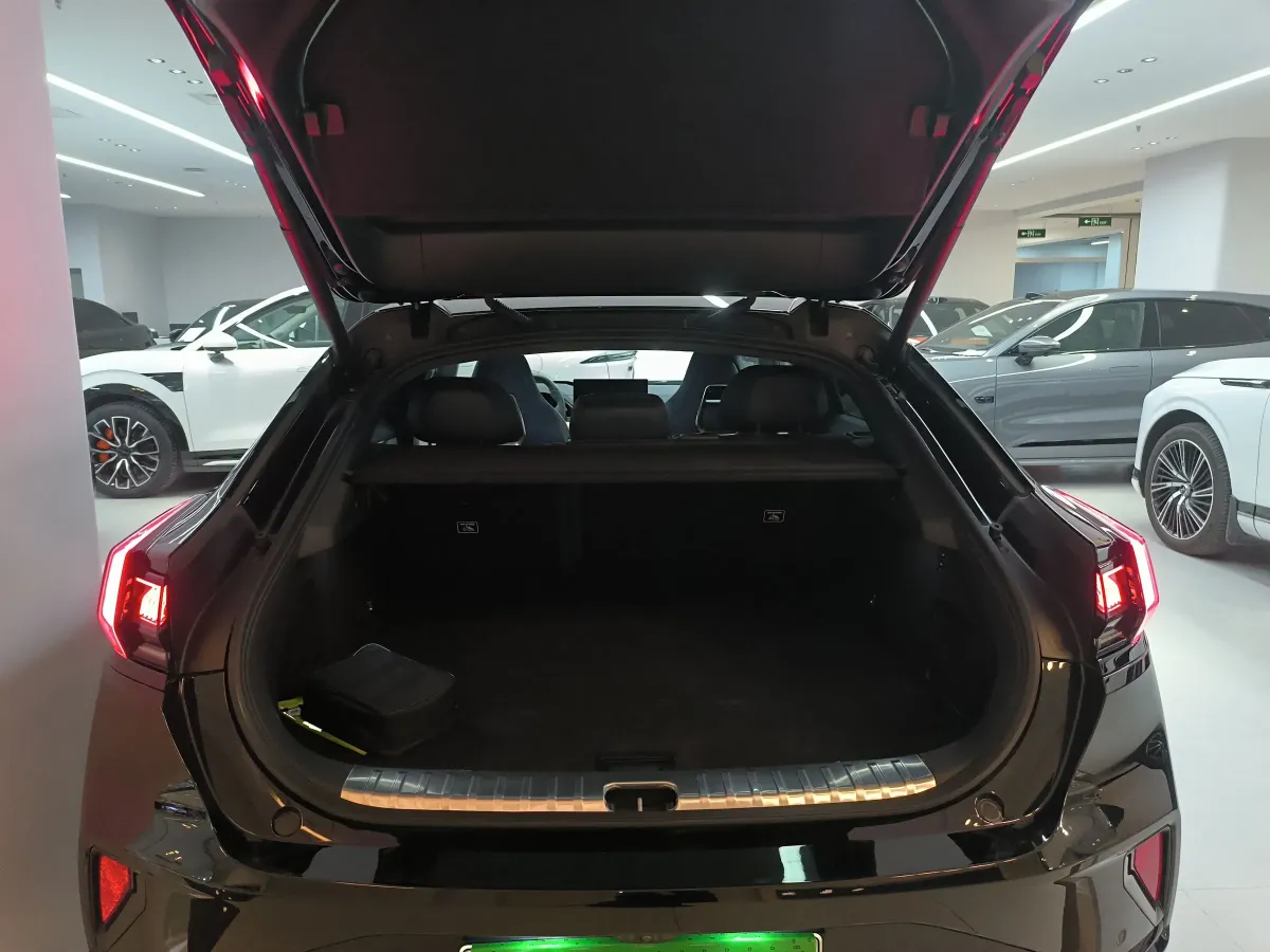 2025 Zeekr 001 BEV 100KWH,autocango,china used car exporter,china ev exporter,chinese used car exporter,chinese used ev exporter