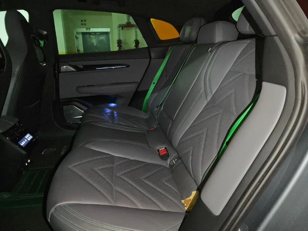 2022 Zeekr 001 BEV 100KWH,autocango,china used car exporter,china ev exporter,chinese used car exporter,chinese used ev exporter