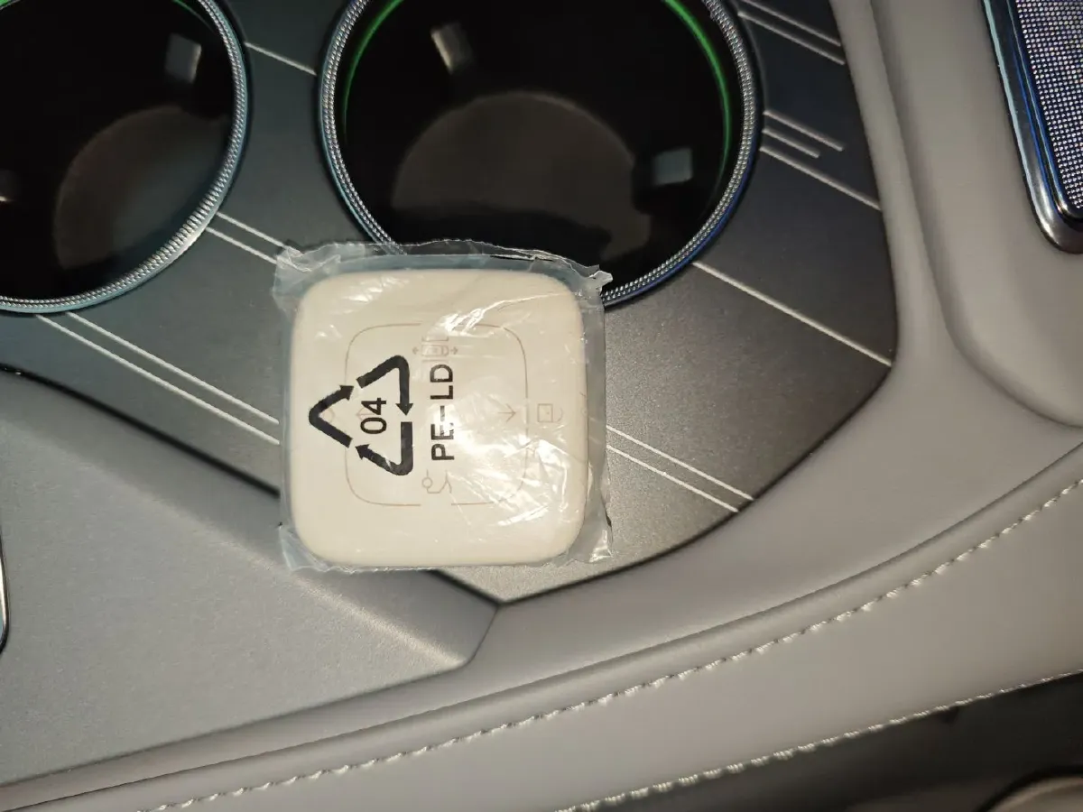 2025 Zeekr 001 BEV 100KWH,autocango,china used car exporter,china ev exporter,chinese used car exporter,chinese used ev exporter