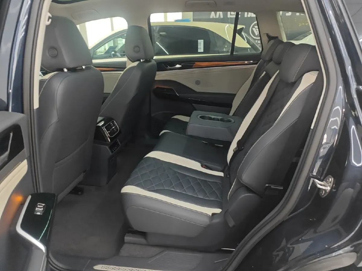 2021 Volkswagen ID.6 Crozz BEV 84.8KWH,autocango,china used car exporter,china ev exporter,chinese used car exporter,chinese used ev exporter