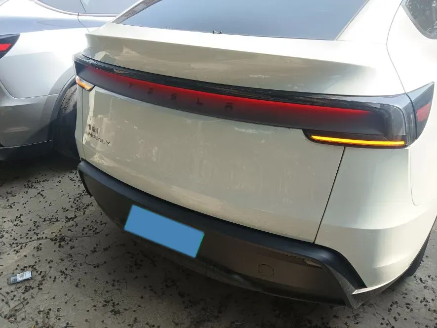 2025 Tesla Model Y BEV 62.5KWH,autocango,china used car exporter,china ev exporter,chinese used car exporter,chinese used ev exporter