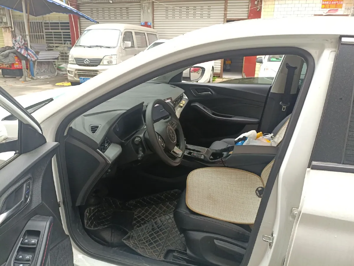 2022 MG 5 1.5L 120HP L4 CVT,autocango,china used car exporter,china ev exporter,chinese used car exporter,chinese used ev exporter