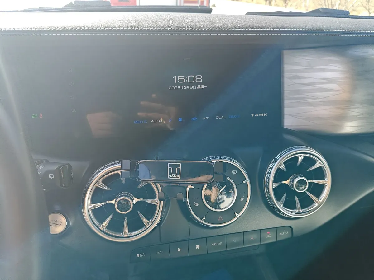 2024 Tank 300 2.0T 227HP L4 8AT,autocango,china used car exporter,china ev exporter,chinese used car exporter,chinese used ev exporter