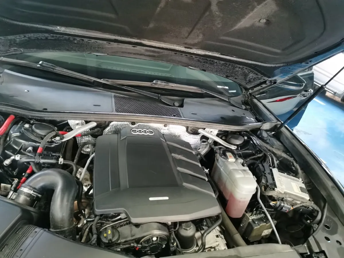 2019 Audi A6L 2.0T 190HP L4 7DCT,autocango,china used car exporter,china ev exporter,chinese used car exporter,chinese used ev exporter