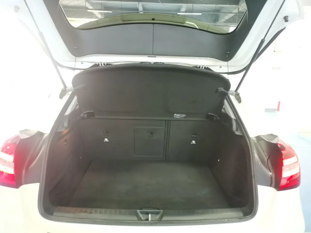 2017 Mercedes-Benz GLA Class 1.6T 156HP L4 7DCT,autocango,china used car exporter,china ev exporter,chinese used car exporter,chinese used ev exporter