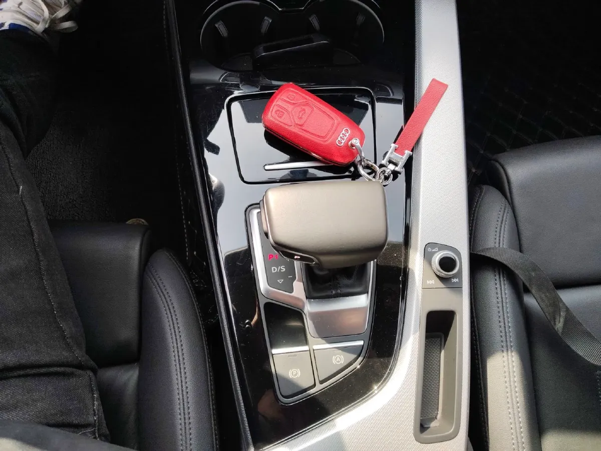 2022 Audi A5 2.0T 204HP L4 7DCT,autocango,china used car exporter,china ev exporter,chinese used car exporter,chinese used ev exporter