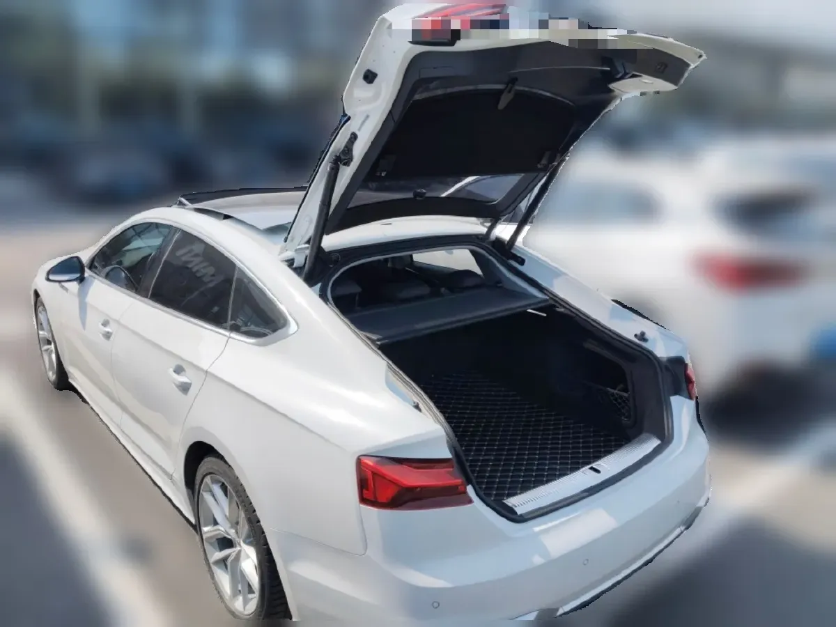 2022 Audi A5 2.0T 204HP L4 7DCT,autocango,china used car exporter,china ev exporter,chinese used car exporter,chinese used ev exporter