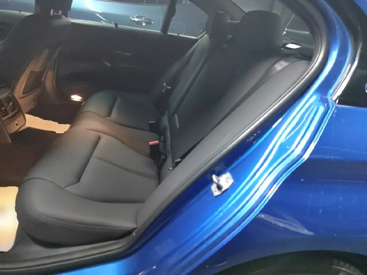 2018 BMW 3 Series 2.0T 184HP L4 8AT,autocango,china used car exporter,china ev exporter,chinese used car exporter,chinese used ev exporter