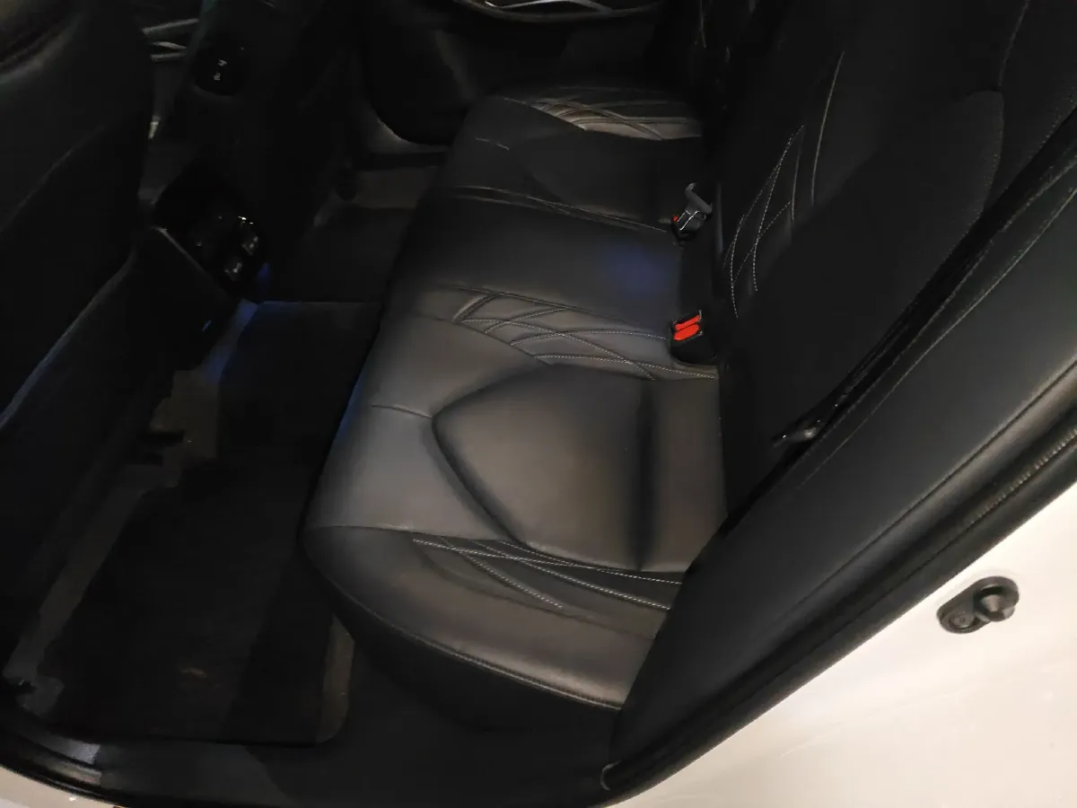 2022 Toyota Avalon 2.5L 209HP L4 8AT,autocango,china used car exporter,china ev exporter,chinese used car exporter,chinese used ev exporter