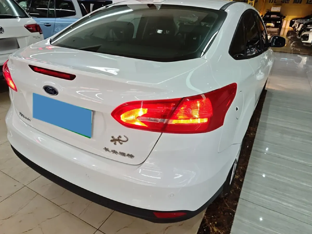 2017 Ford Focus 1.6L 125HP L4 6DCT,autocango,china used car exporter,china ev exporter,chinese used car exporter,chinese used ev exporter