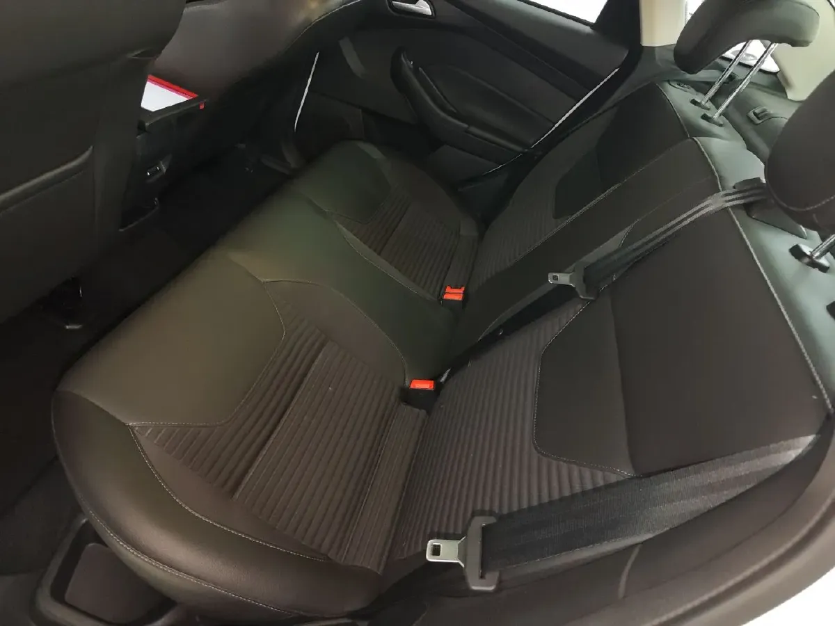 2017 Ford Focus 1.6L 125HP L4 6DCT,autocango,china used car exporter,china ev exporter,chinese used car exporter,chinese used ev exporter