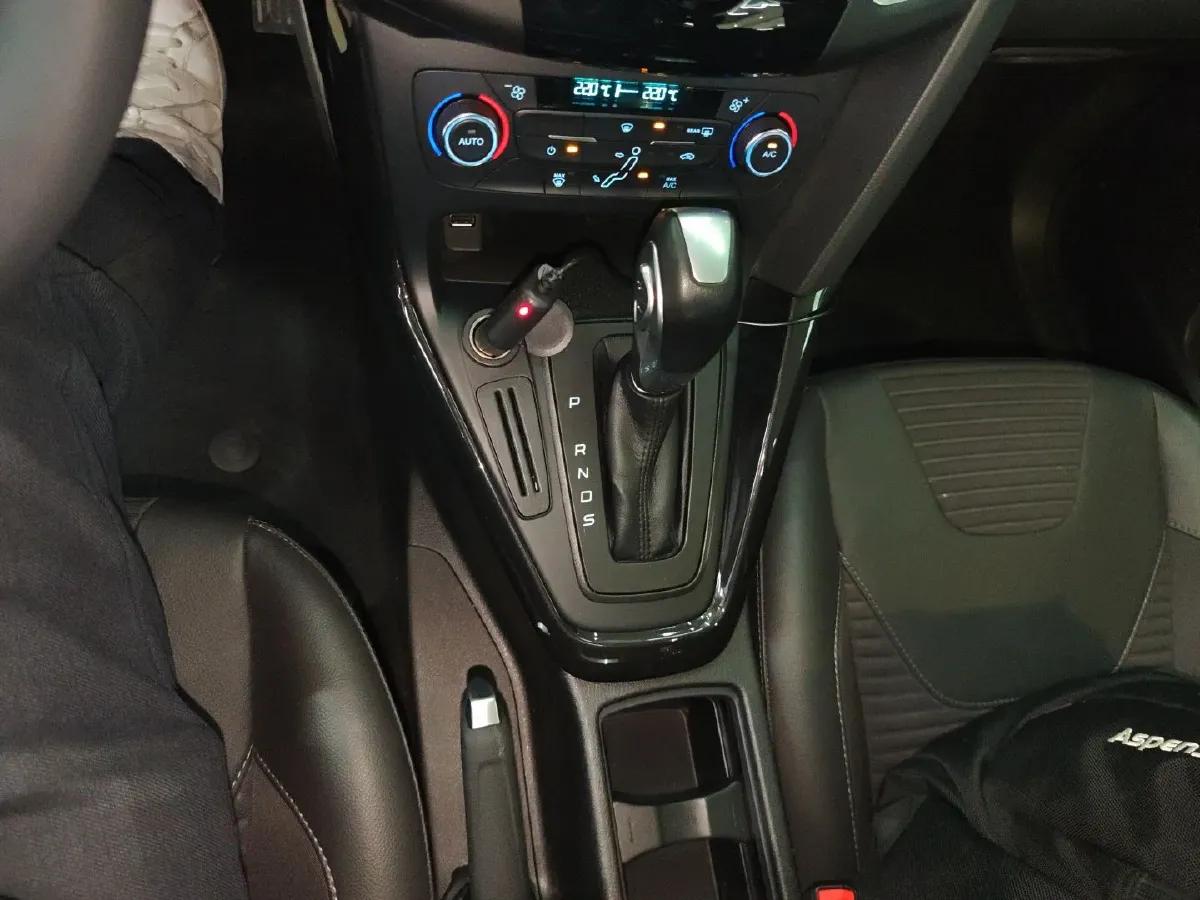 2017 Ford Focus 1.6L 125HP L4 6DCT,autocango,china used car exporter,china ev exporter,chinese used car exporter,chinese used ev exporter