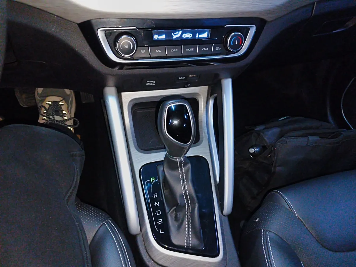 2017 Geely Vision X3 1.5L 102HP L4 4AT,autocango,china used car exporter,china ev exporter,chinese used car exporter,chinese used ev exporter