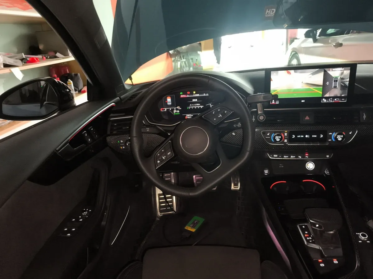 2024 Audi A4L 2.0T 245HP L4 7DCT,autocango,china used car exporter,china ev exporter,chinese used car exporter,chinese used ev exporter