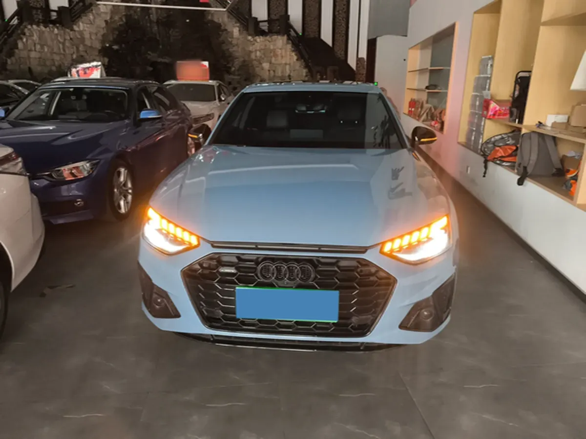 2024 Audi A4L 2.0T 245HP L4 7DCT,autocango,china used car exporter,china ev exporter,chinese used car exporter,chinese used ev exporter