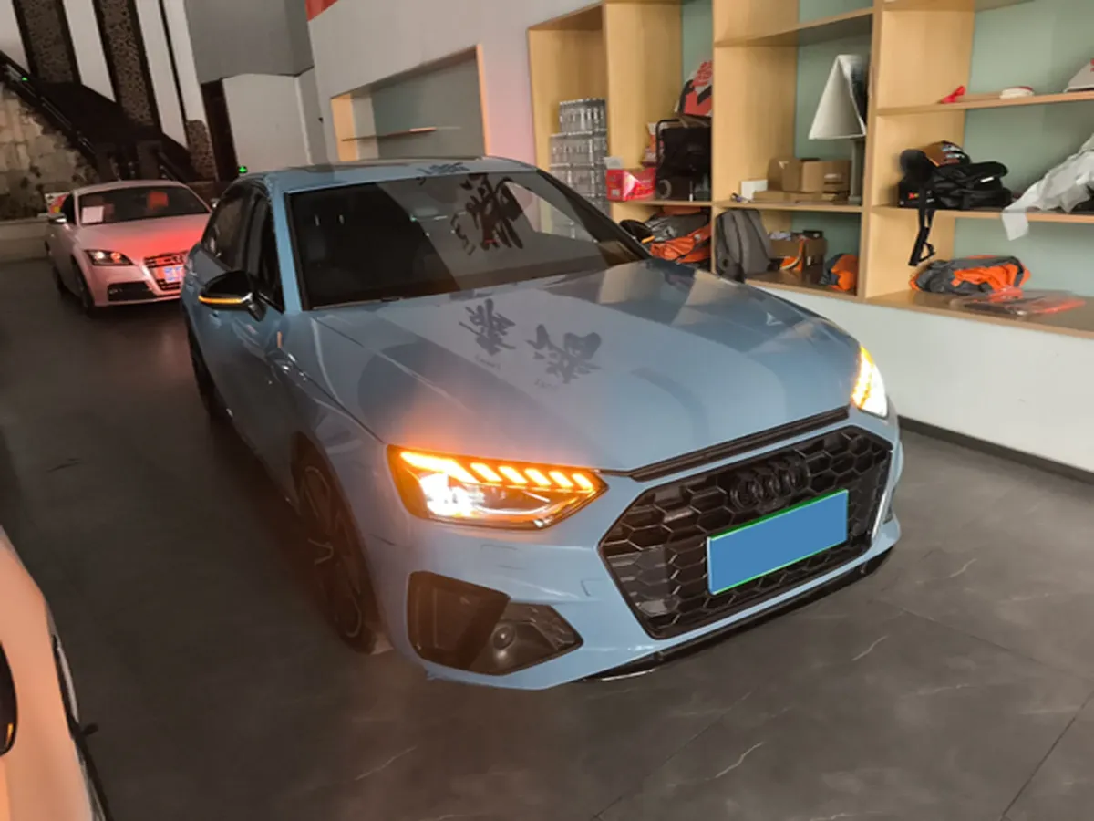 2024 Audi A4L 2.0T 245HP L4 7DCT,autocango,china used car exporter,china ev exporter,chinese used car exporter,chinese used ev exporter