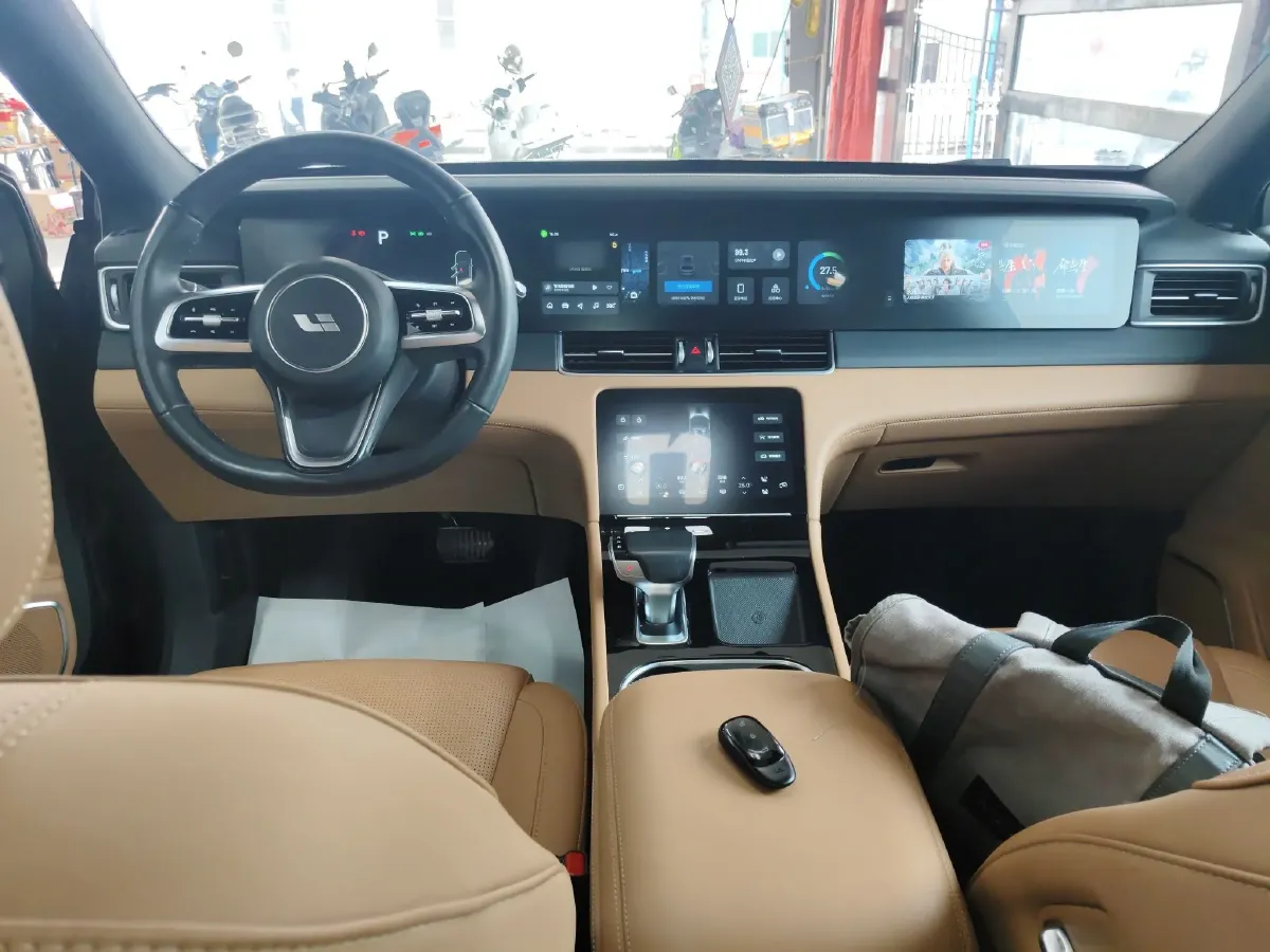 2021 Li ONE Range Extended 131HP REEV 40.5KWH,autocango,china used car exporter,china ev exporter,chinese used car exporter,chinese used ev exporter