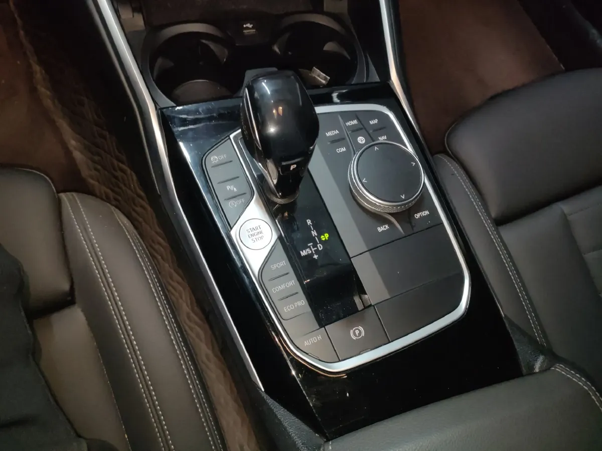 2020 BMW 3 Series 2.0T 156HP L4 8AT,autocango,china used car exporter,china ev exporter,chinese used car exporter,chinese used ev exporter