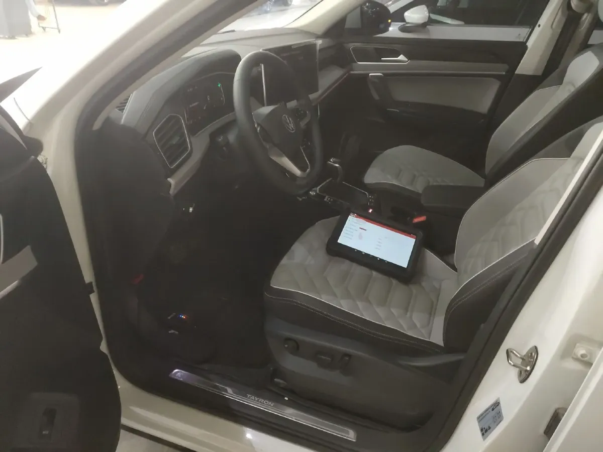 2023 Tank 300 2.0T 227HP L4 8AT,autocango,china used car exporter,china ev exporter,chinese used car exporter,chinese used ev exporter