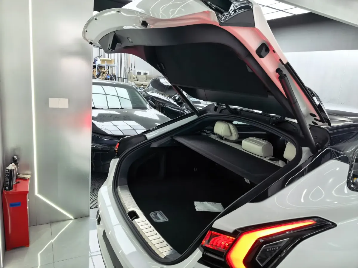 2022 Zeekr 001 BEV 86KWH,autocango,china used car exporter,china ev exporter,chinese used car exporter,chinese used ev exporter